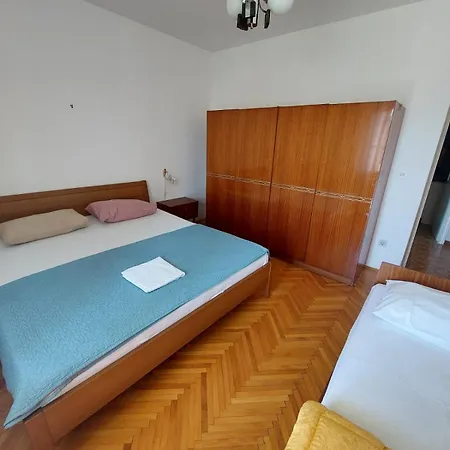 Rados Apartment Primosten